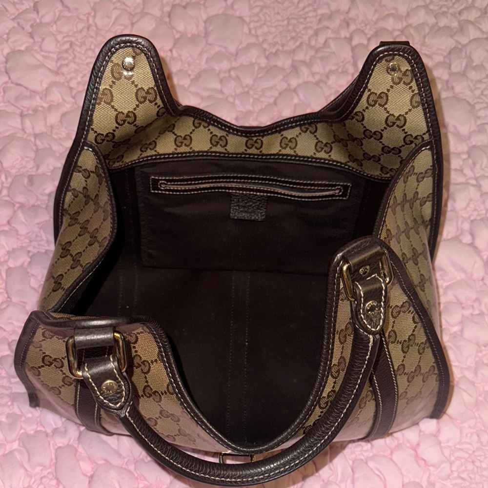 Gucci Medium Horsebit Hobo Bag in GG Crystal Monogram Canvas 😍 - Picture 7 of 13